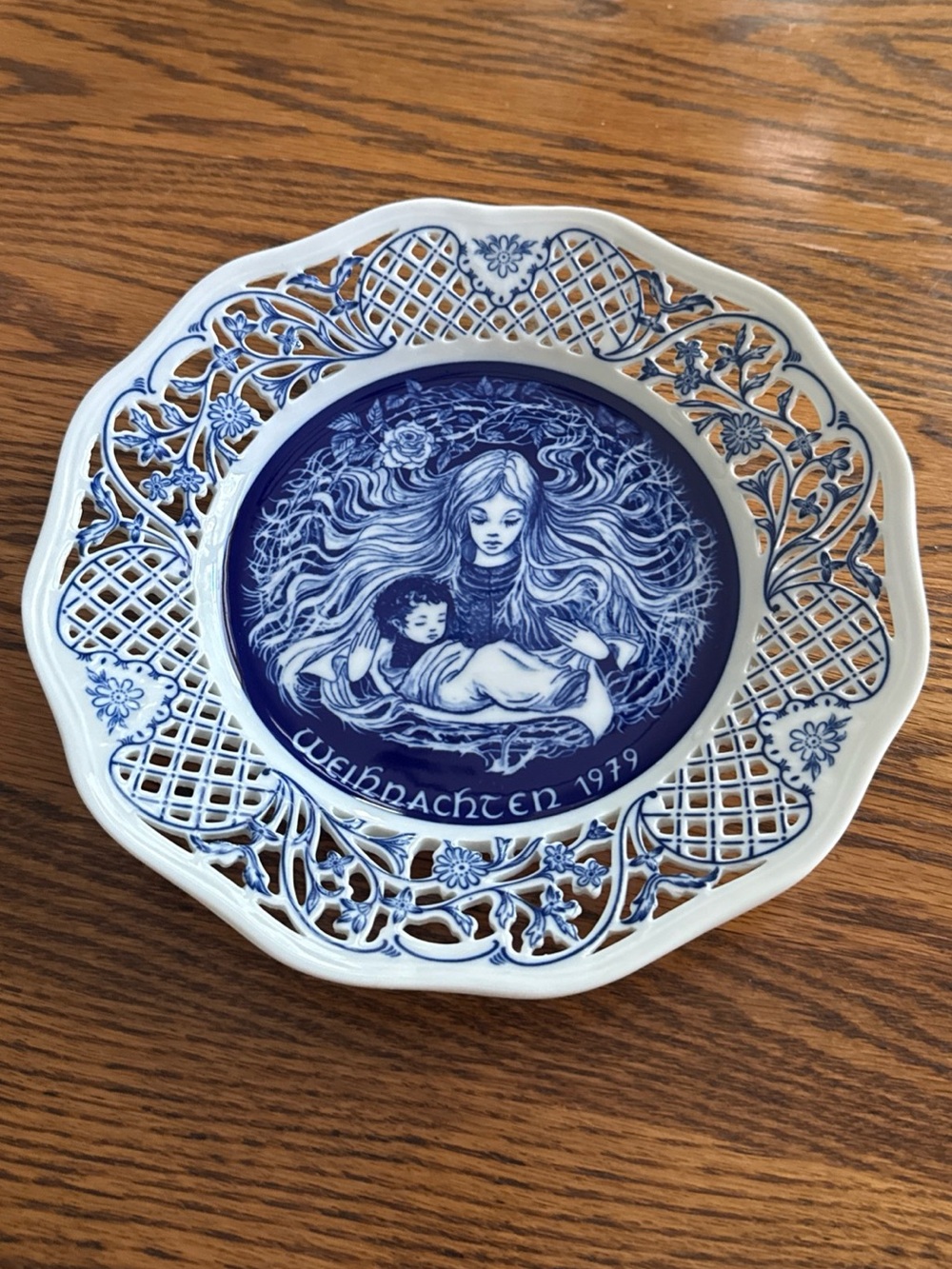 VTG SCHUMANN ARZBERG Plate - LIEBLING by M. Stuwe -First Edition of KINDERLICHE